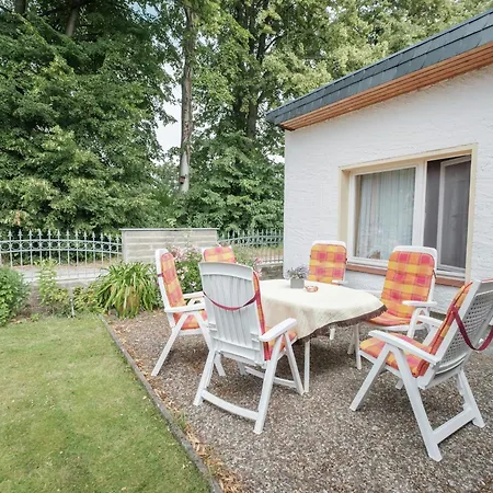 Ferienhaus Gartenwohnung In *